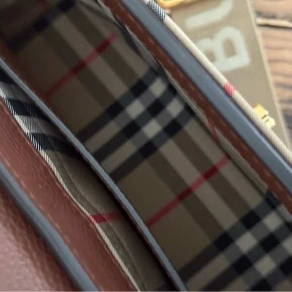 Burberry Vintage Checked Note Crossbody Bag - Picture 10 of 15
